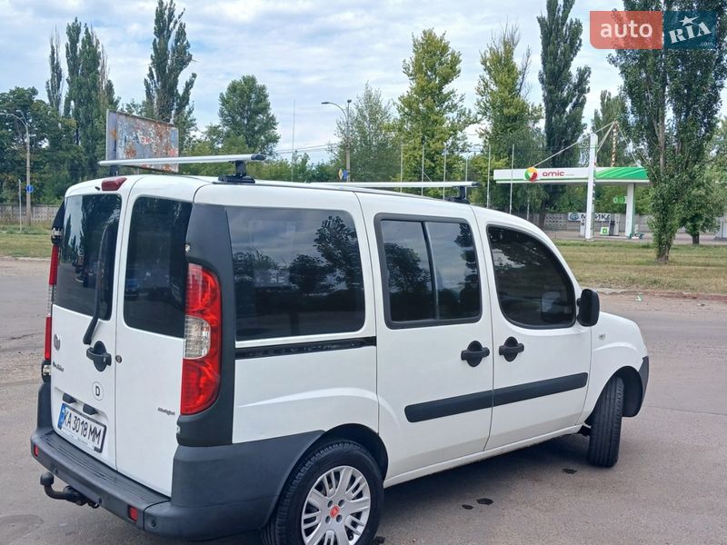 Минивэн Fiat Doblo 2008 в Киеве