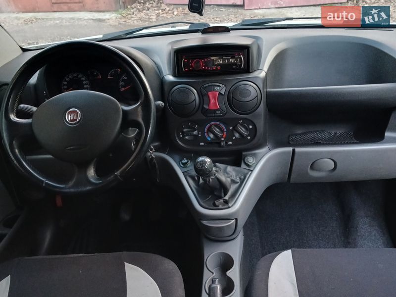 Минивэн Fiat Doblo 2008 в Киеве