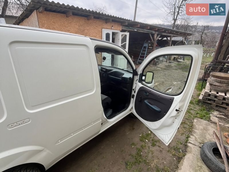 Грузовой фургон Fiat Doblo 2001 в Черновцах