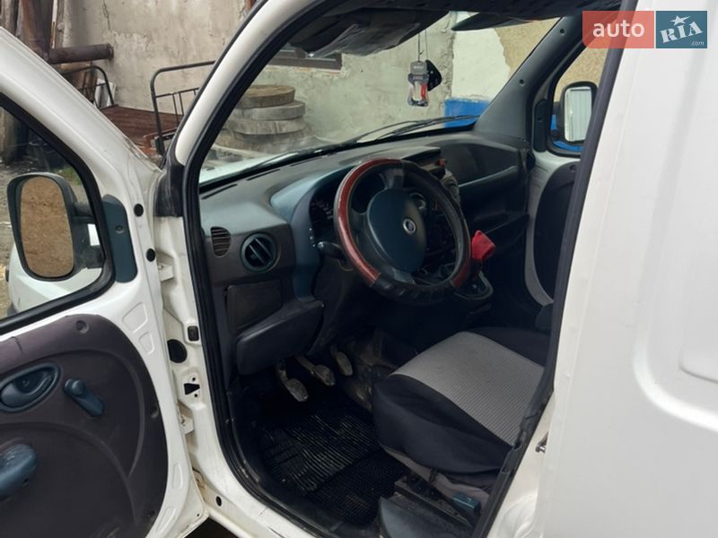 Грузовой фургон Fiat Doblo 2001 в Черновцах