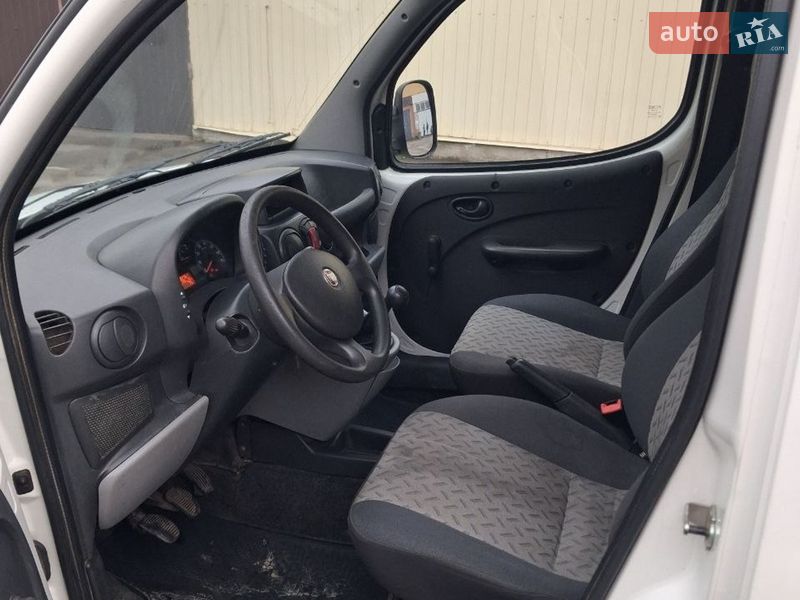 Вантажний фургон Fiat Doblo 2012 в Києві