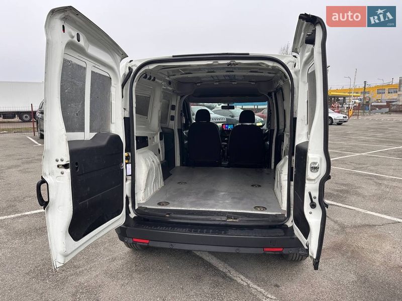 Грузопассажирский фургон Fiat Doblo 2012 в Киеве