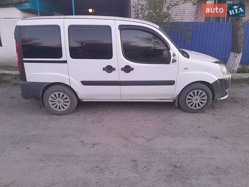 Минивэн Fiat Doblo 2006 в Крыжополе
