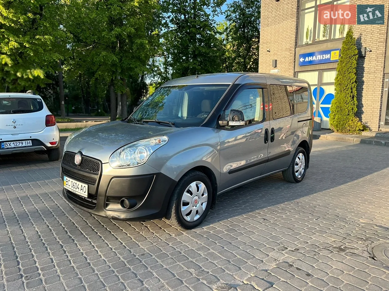 2011 Volkswagen Touareg - мініатюра 30