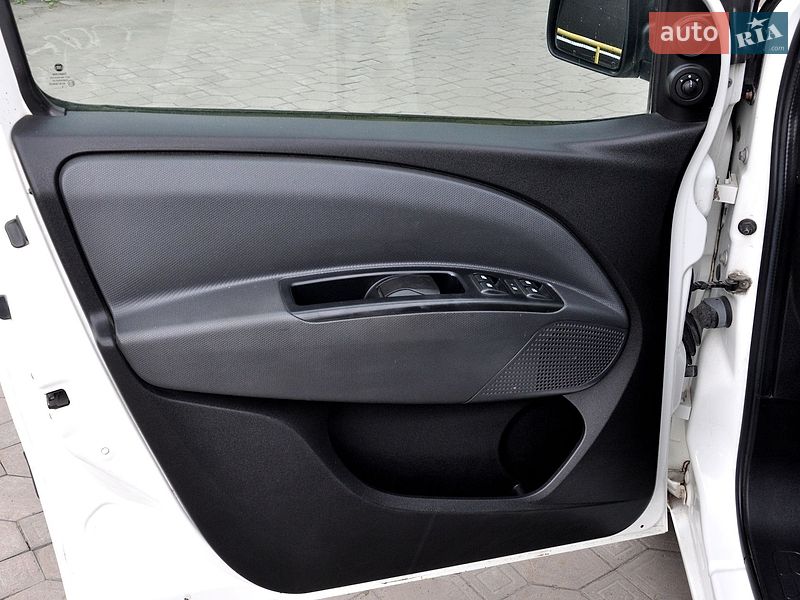 Минивэн Fiat Doblo 2011 в Львове
