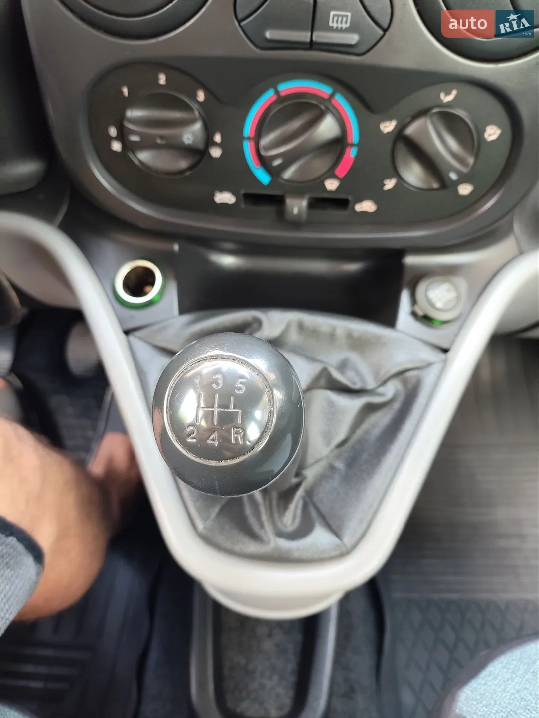 2010 Fiat Doblo - мініатюра 51