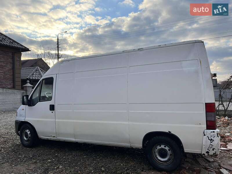 Грузовой фургон Fiat Ducato 1998 в Новоселице