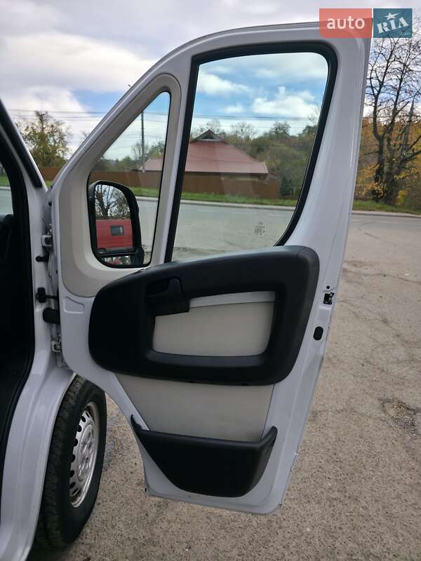 Вантажний фургон Fiat Ducato 2016 в Чернівцях