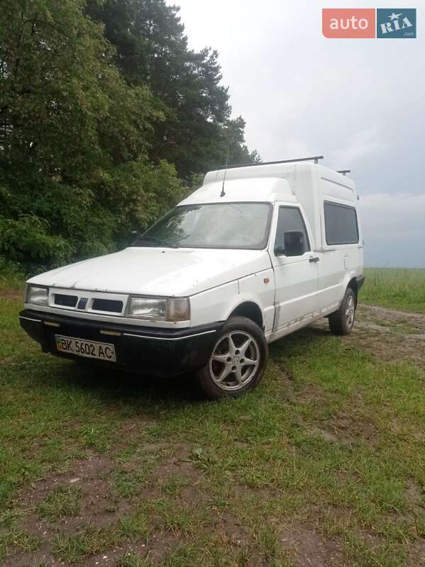 Седан Fiat Fiorino 1996 в Дубно