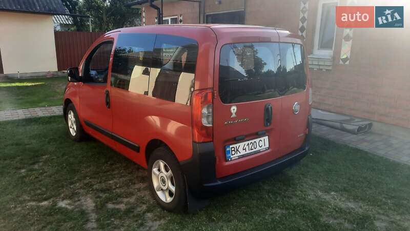 Минивэн Fiat Fiorino 2009 в Березному