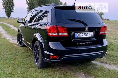 Позашляховик / Кросовер Fiat Freemont 2014 в Вараші