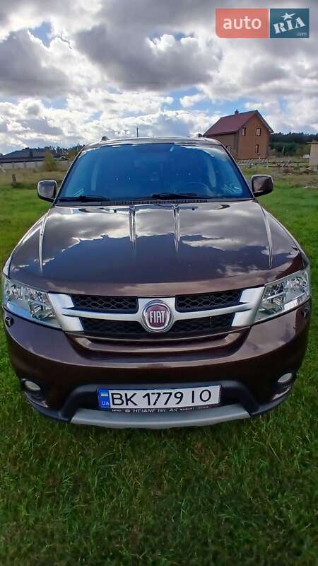 Внедорожник / Кроссовер Fiat Freemont 2012 в 