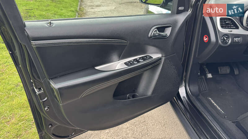 Позашляховик / Кросовер Fiat Freemont 2014 в Києві фото 9 Позашляховик / Кросовер Fiat Freemont 2014 в Києві