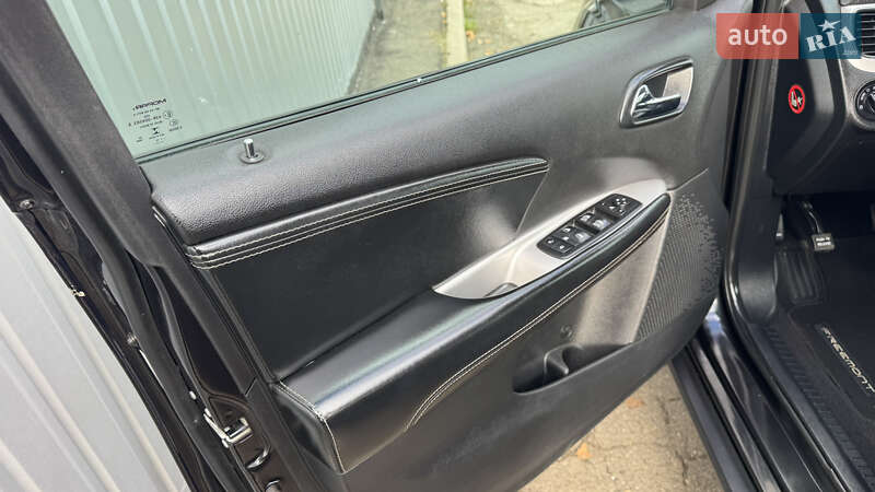 Позашляховик / Кросовер Fiat Freemont 2014 в Києві фото 33 Позашляховик / Кросовер Fiat Freemont 2014 в Києві