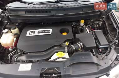 Позашляховик / Кросовер Fiat Freemont 2014 в  фото 10 Позашляховик / Кросовер Fiat Freemont 2014 в