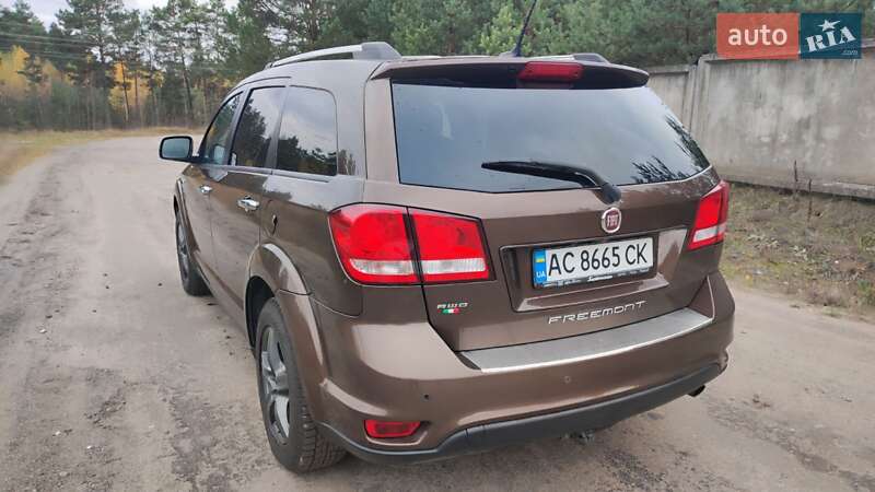 Внедорожник / Кроссовер Fiat Freemont 2012 в Вараше