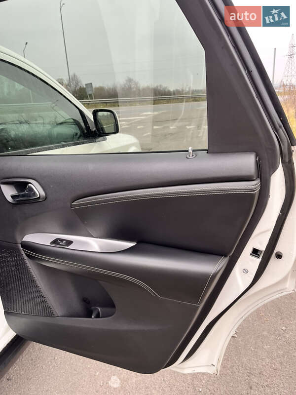 Позашляховик / Кросовер Fiat Freemont 2015 в Радивиліві фото 39 Позашляховик / Кросовер Fiat Freemont 2015 в Радивиліві