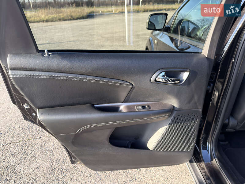 Позашляховик / Кросовер Fiat Freemont 2015 в Радивиліві