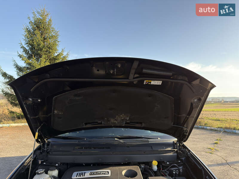 Позашляховик / Кросовер Fiat Freemont 2015 в Радивиліві