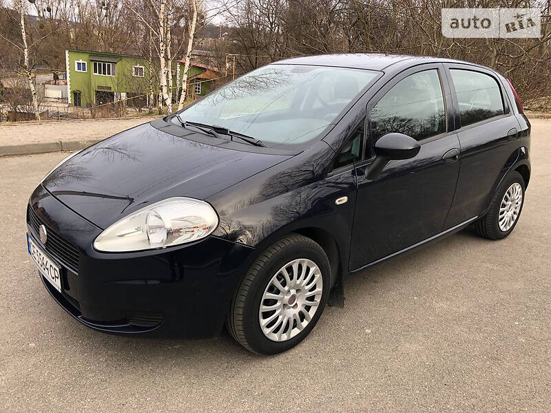 Хэтчбек Fiat Grande Punto 2011 в Черновцах