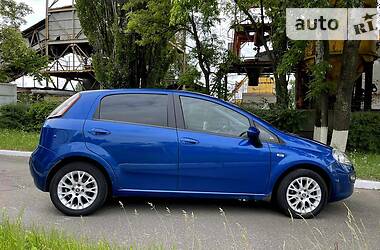 Хэтчбек Fiat Grande Punto 2011 в Киеве