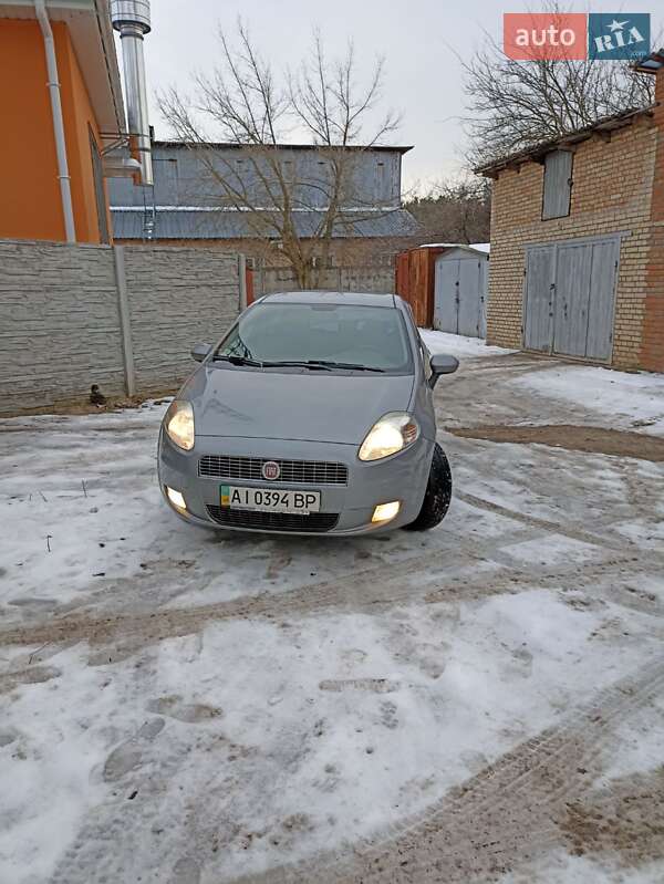 Хэтчбек Fiat Grande Punto 2010 в Киеве