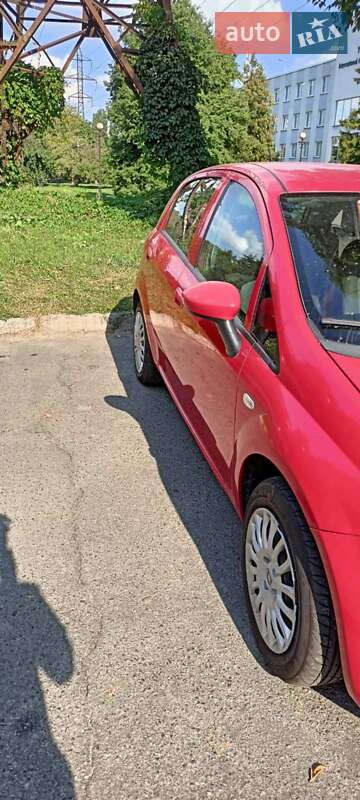 Хэтчбек Fiat Grande Punto 2010 в Киеве