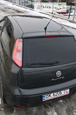 Хетчбек Fiat Grande Punto 2011 в Рівному
