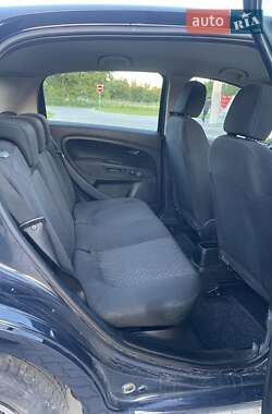 Хэтчбек Fiat Grande Punto 2009 в 