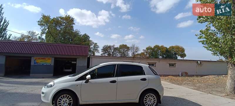 Хэтчбек Fiat Grande Punto 2012 в Голованевске