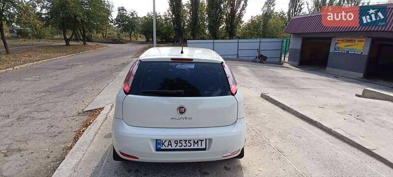 Хэтчбек Fiat Grande Punto 2012 в Голованевске