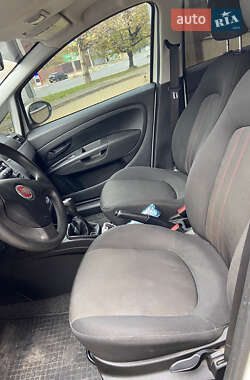 Хэтчбек Fiat Grande Punto 2012 в 