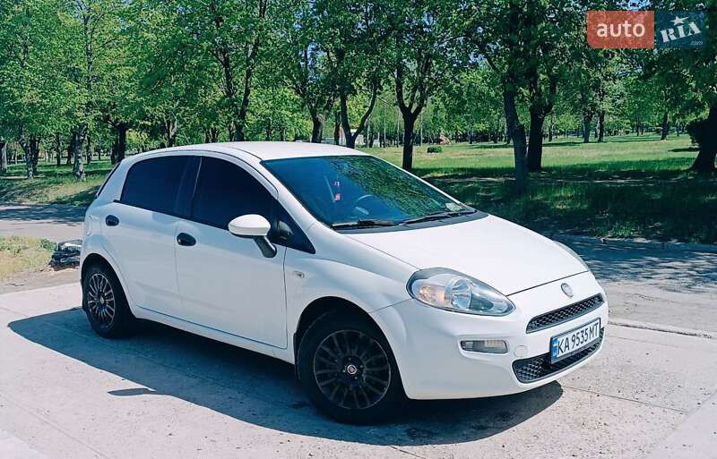 Хетчбек Fiat Grande Punto 2012 в 