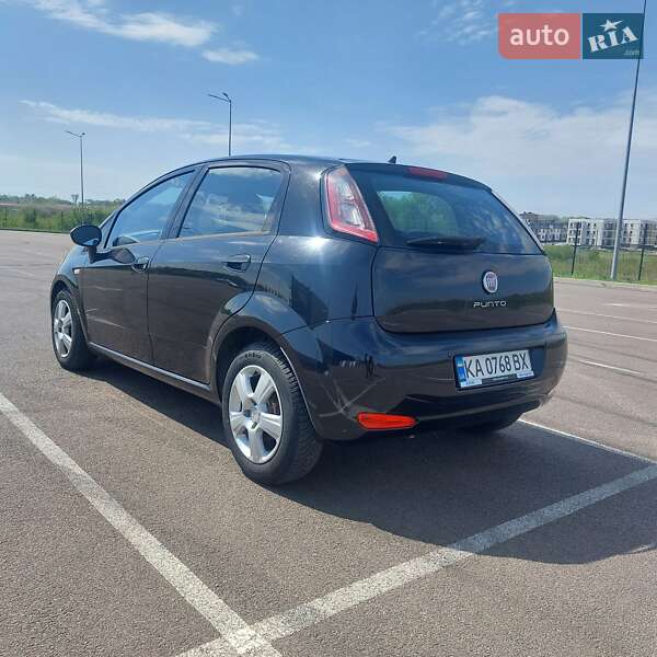 Хэтчбек Fiat Grande Punto 2012 в Ровно