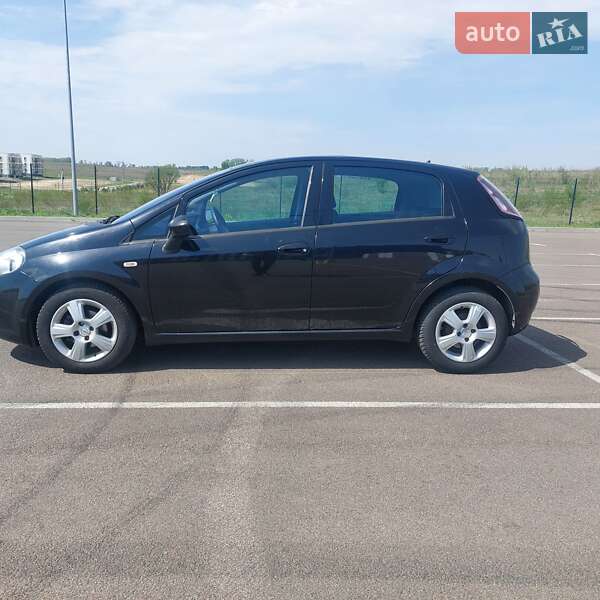 Хэтчбек Fiat Grande Punto 2012 в Ровно