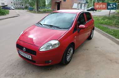 Хетчбек Fiat Grande Punto 2011 в 