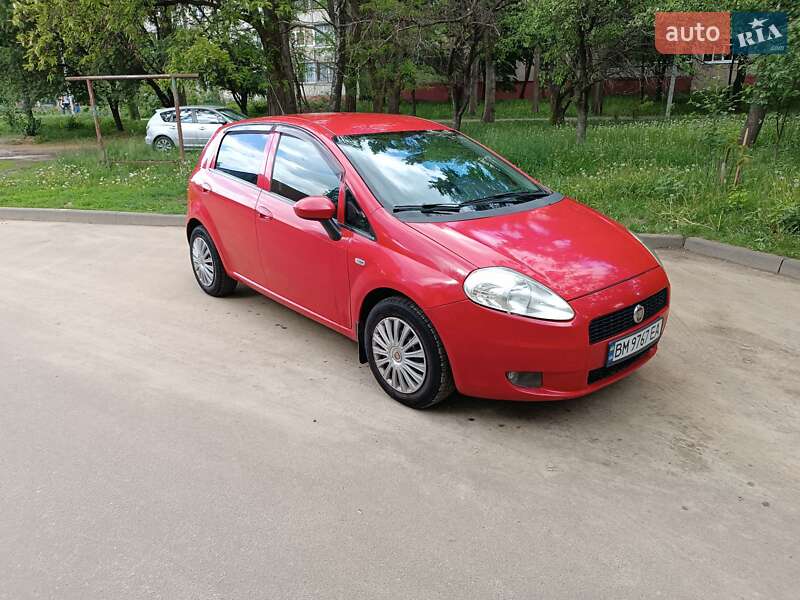 Хетчбек Fiat Grande Punto 2011 в 