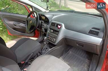 Хетчбек Fiat Grande Punto 2011 в 