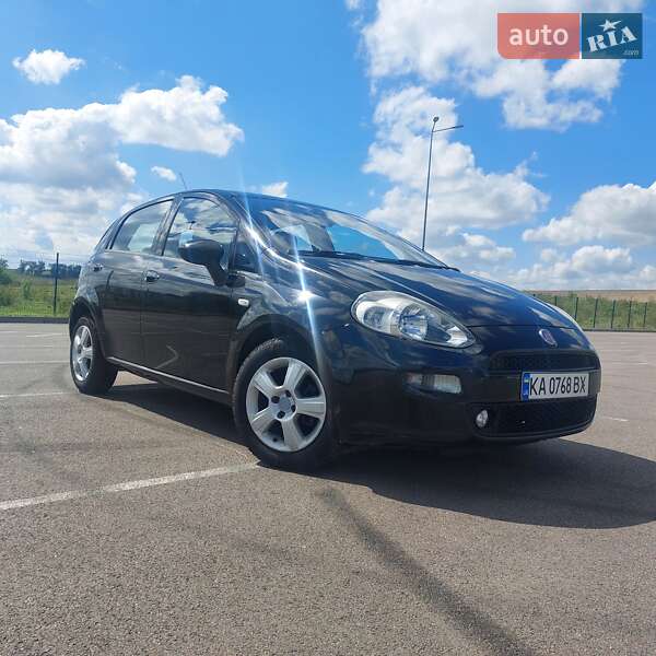 Хэтчбек Fiat Grande Punto 2012 в 