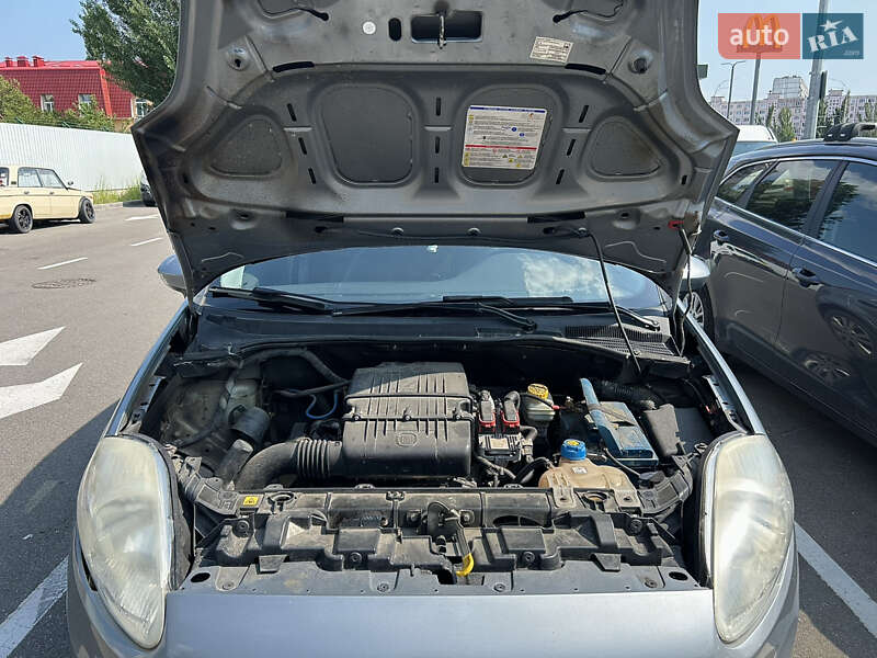 Хэтчбек Fiat Grande Punto 2011 в Киеве