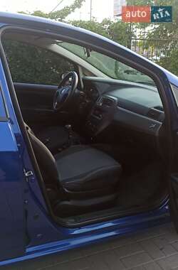 Хэтчбек Fiat Grande Punto 2009 в 