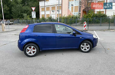 Хэтчбек Fiat Grande Punto 2009 в 