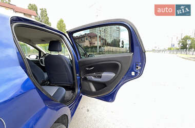 Хэтчбек Fiat Grande Punto 2009 в 
