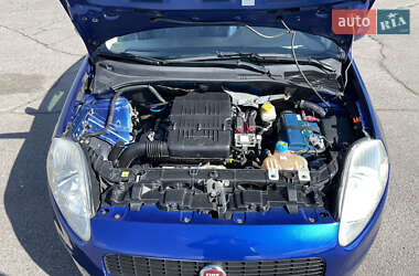 Хэтчбек Fiat Grande Punto 2009 в 