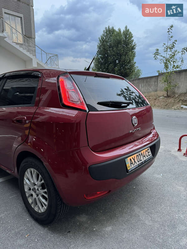 Хэтчбек Fiat Grande Punto 2011 в Киеве