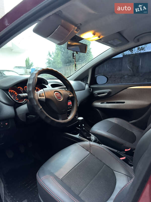 Хэтчбек Fiat Grande Punto 2011 в Киеве