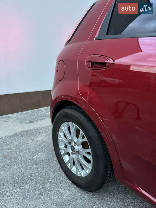 Хэтчбек Fiat Grande Punto 2011 в Киеве