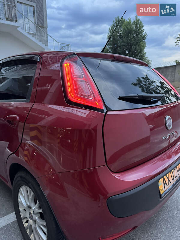 Хэтчбек Fiat Grande Punto 2011 в Киеве