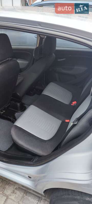 Хэтчбек Fiat Grande Punto 2007 в Сумах