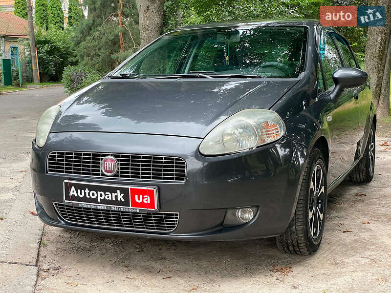 Хэтчбек Fiat Grande Punto 2011 в Киеве
